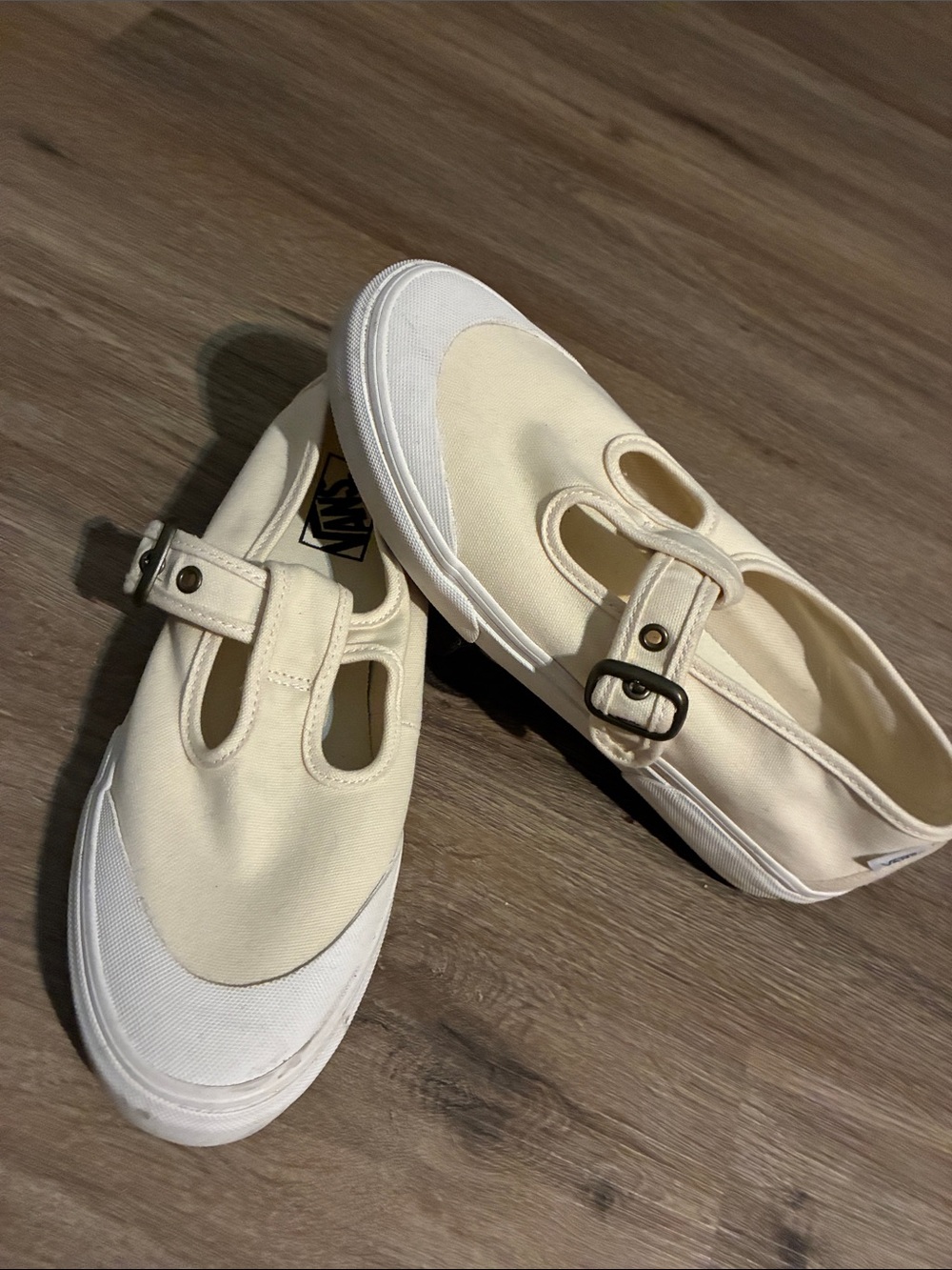 Vans Womens Cream Mary Jane Buckle Sneakers 9.5